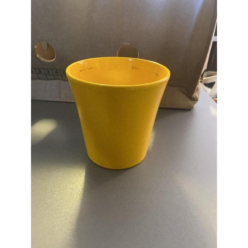 Pot jaune 