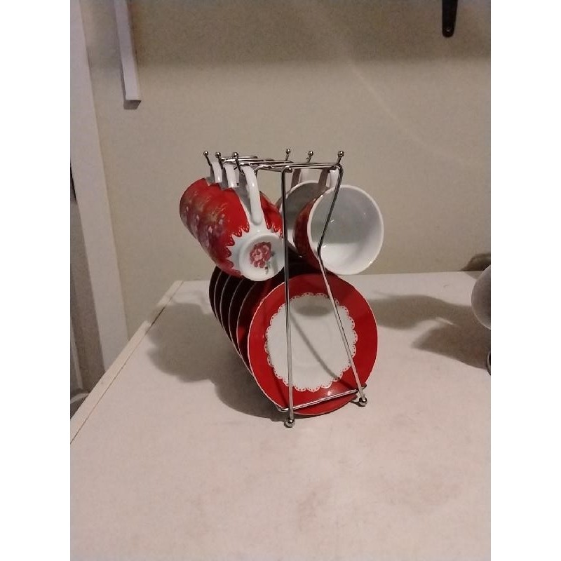 Tasses    manque 1 tasse