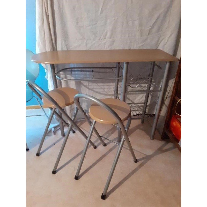 Table  bar et 2 tabourets